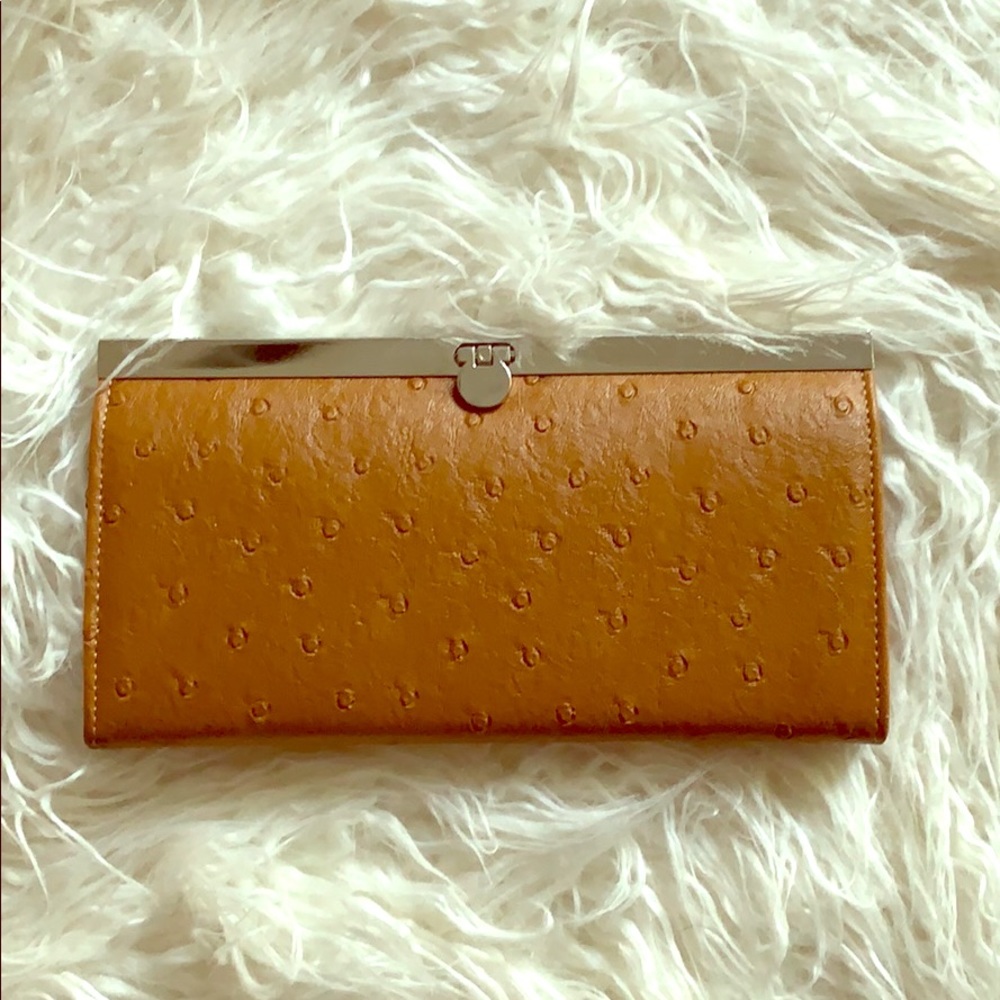 Clutch wallet